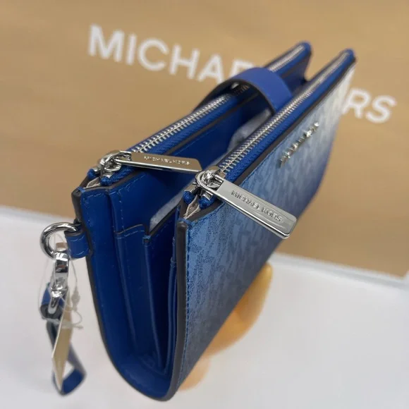 MICHAEL KORS Jet Set Lg Ombré Signature Logo Double Zip Wristlet Wallet
GALAXY - Picture 15 of 16